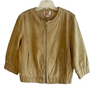 Bernardo suede leather tan color 3/4 sleeve bomber style jacket. Women size M